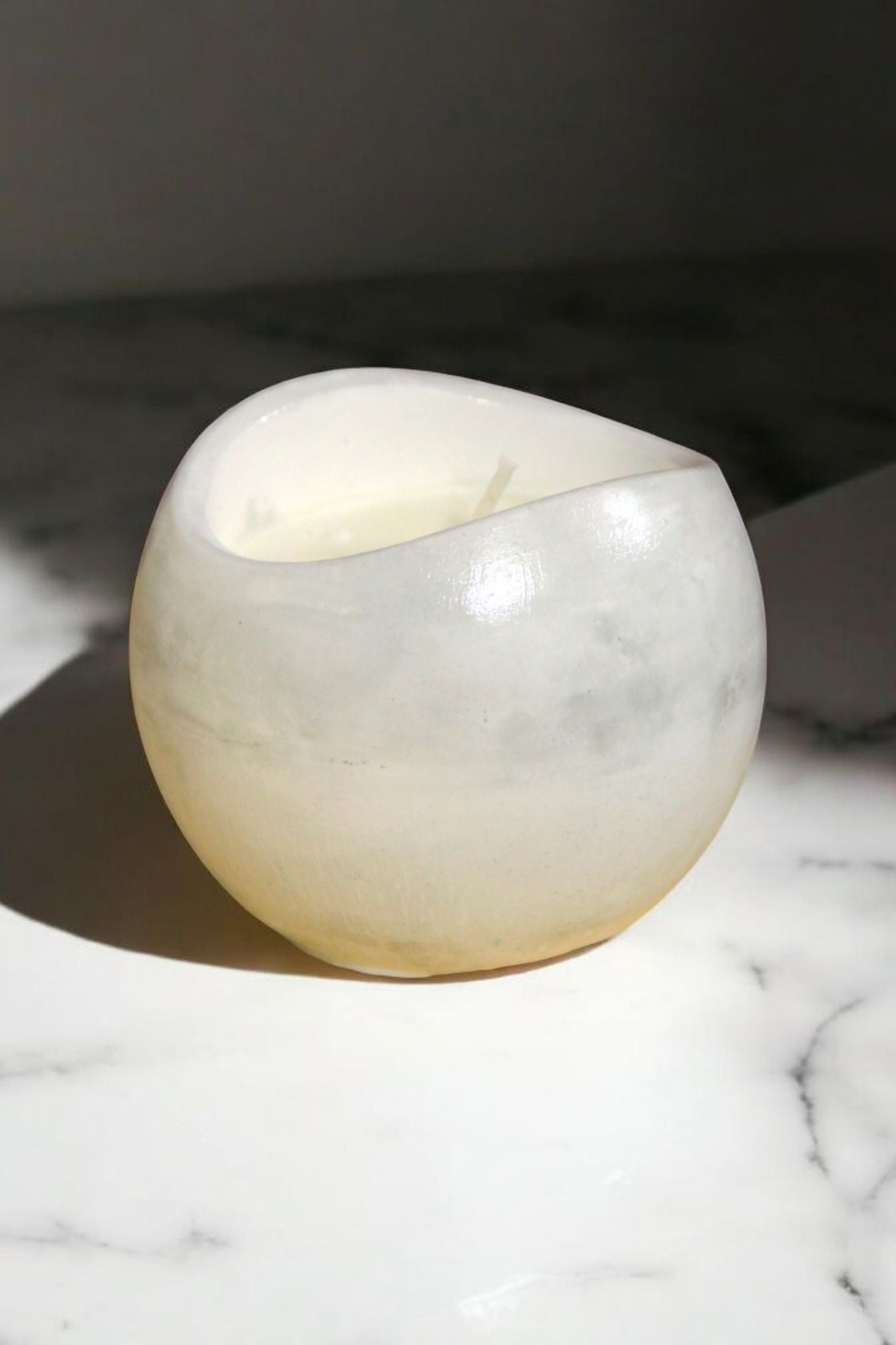 Χειροποίητο Κερί Σόγιας Marble Salted caramel - Πορσελάνινο Δοχείο 120g