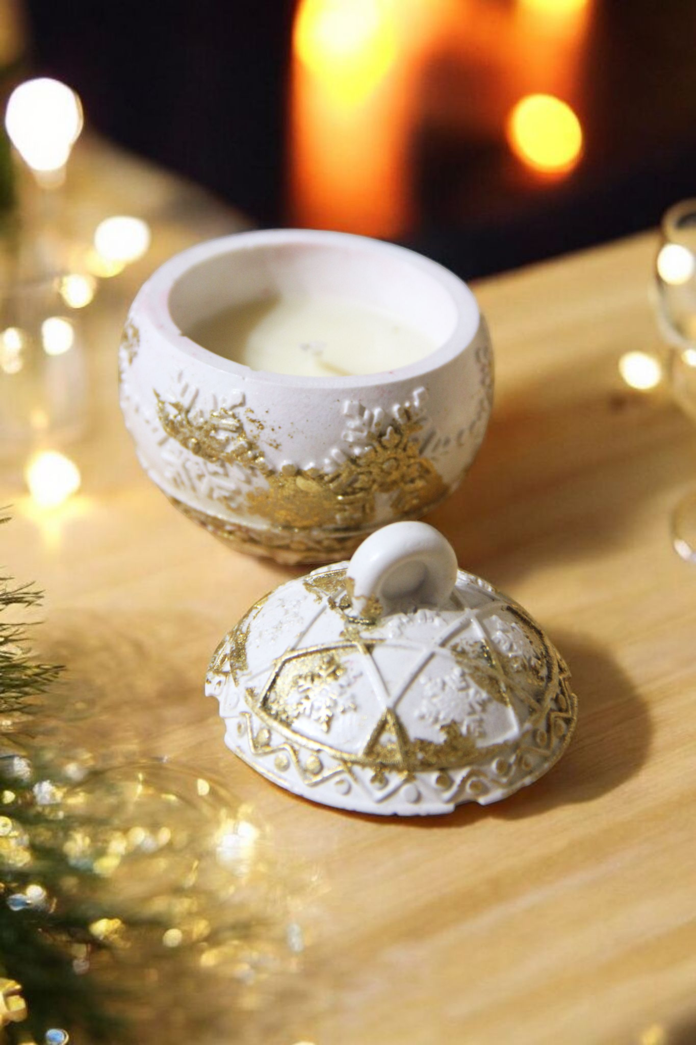 Christmas Gold Ball Melomakarono Candle 40g | Handmade Soy Wax