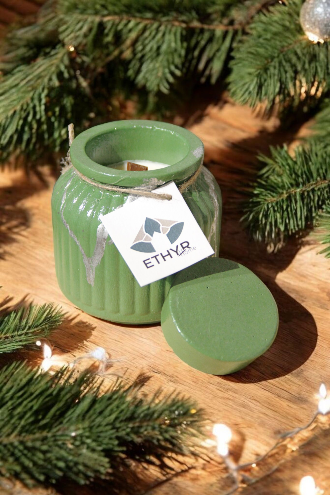 Christmas Kourabie Candle | Χειροποίητο Κερί Σόγιας σε Πορσελάνινη Συσκευασία