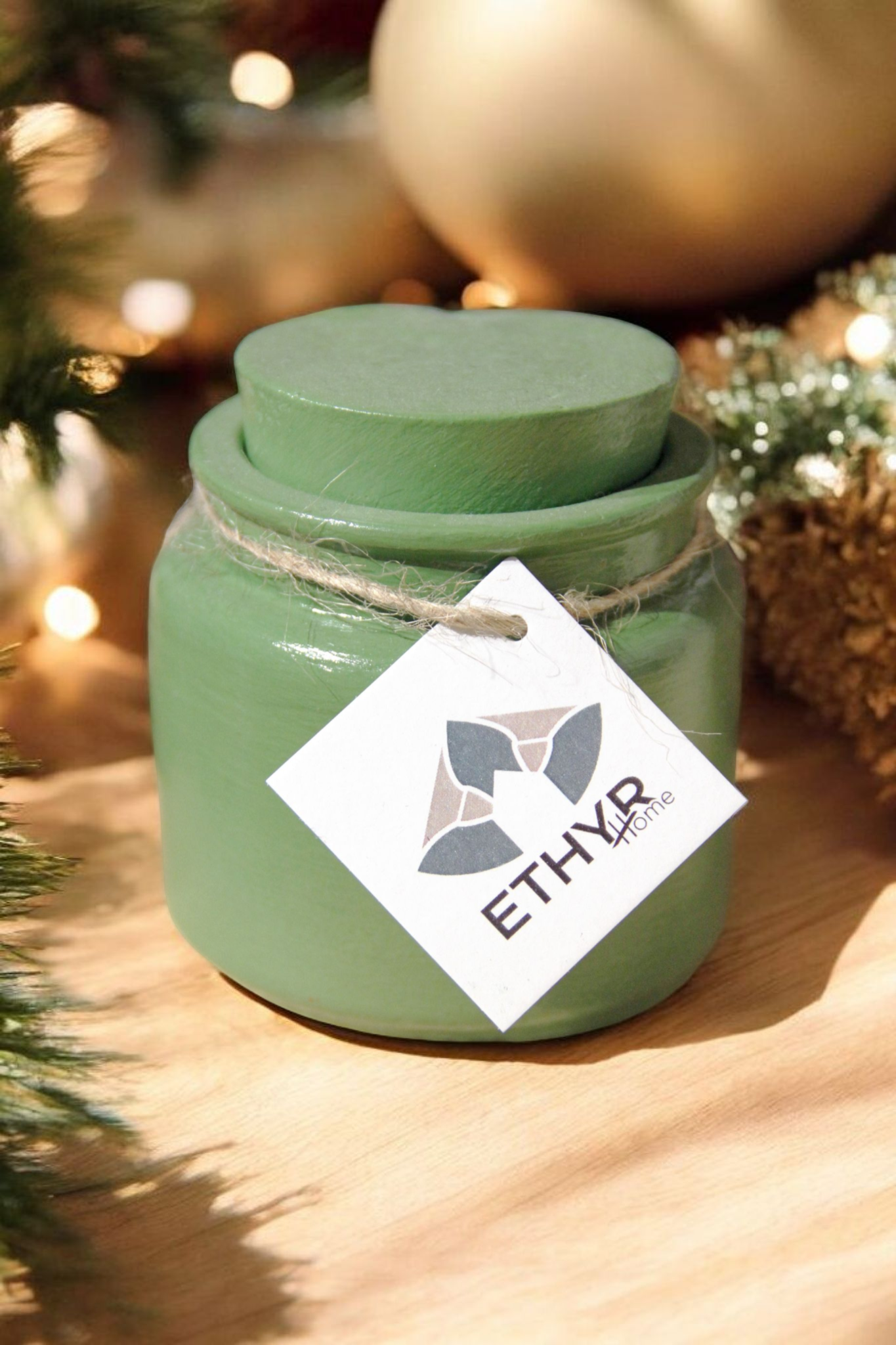 Christmas Panetonne Candle | Χειροποίητο Κερί Σόγιας σε Τσιμεντένιο Δοχείο