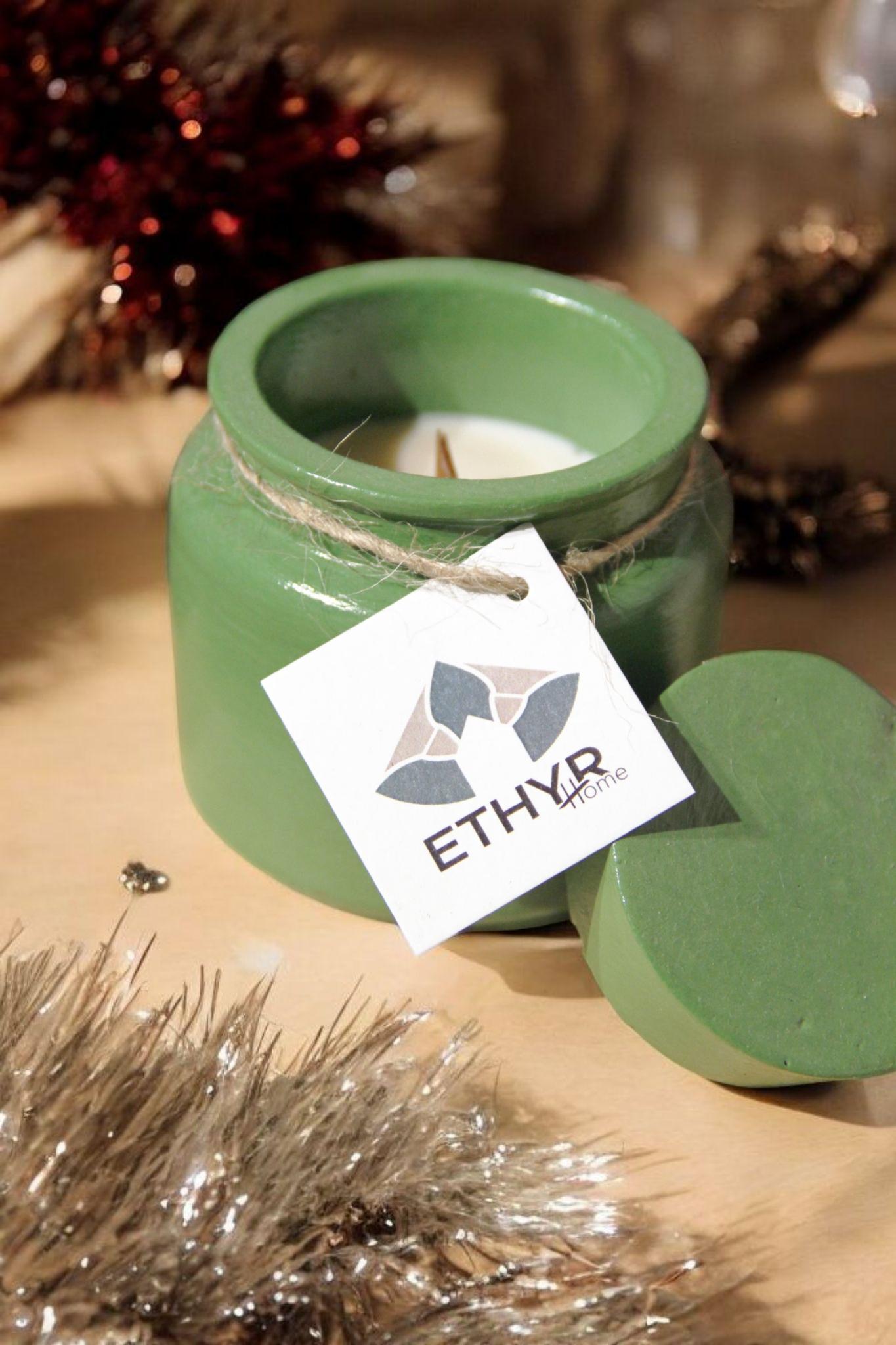 Christmas Panetonne Candle | Χειροποίητο Κερί Σόγιας σε Τσιμεντένιο Δοχείο