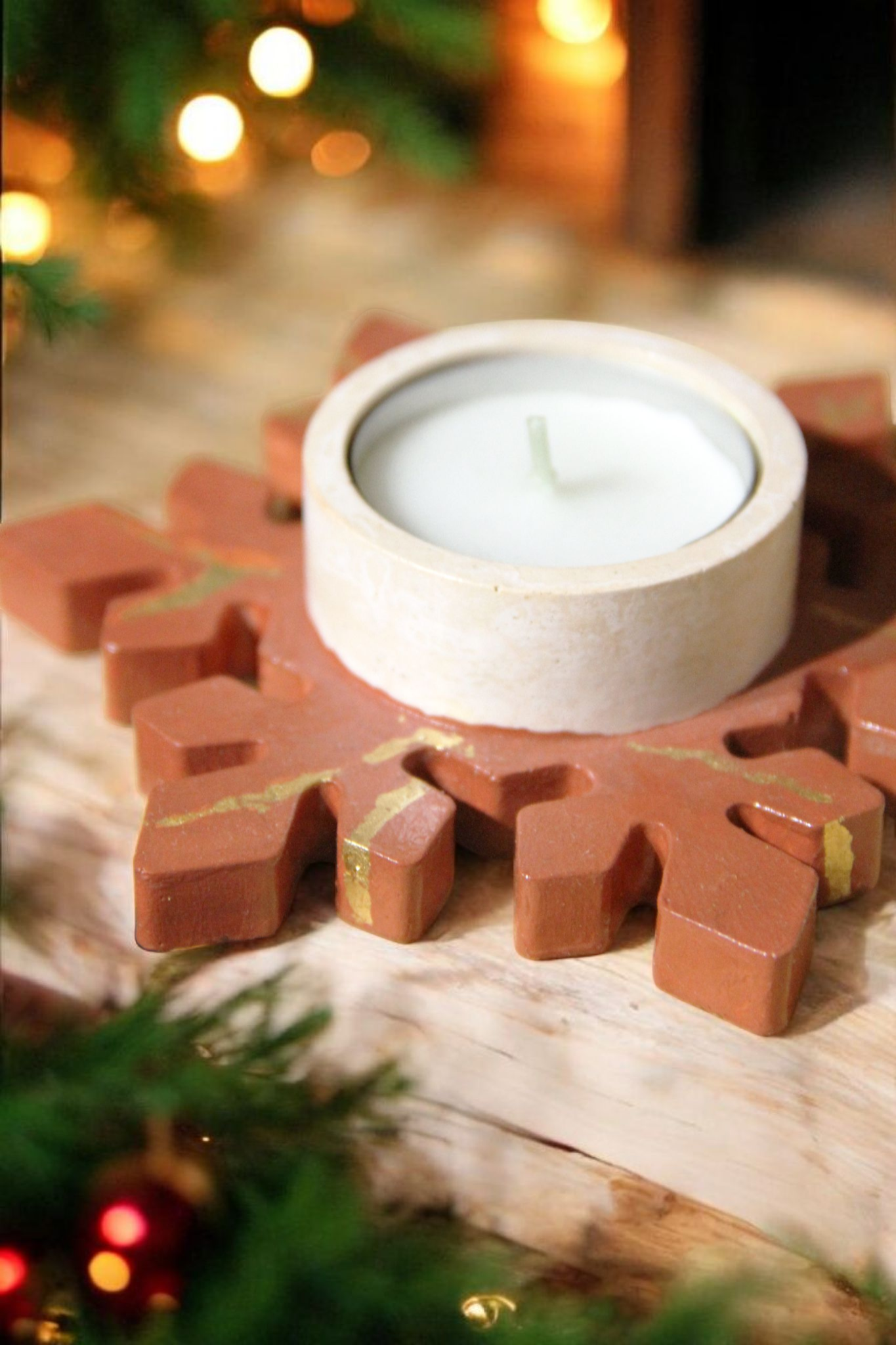 Βάση για Ρεσώ Χιονονιφάδα από Τσιμέντο – Κόκκινο & Μπεζ με Χρυσά Φύλλα